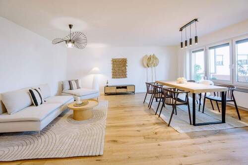 Wohnzimmer - 3 Zimmer Etagenwohnung zum Kaufen in München