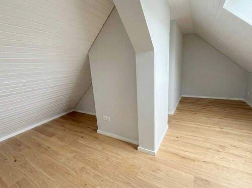 Dachboden Raum 1 virtueller Renovierungsvorschlag - 