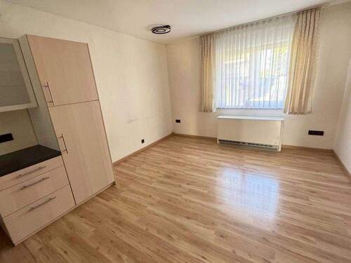 Erdgeschoss Wohnraum mit Küchenzeile - 