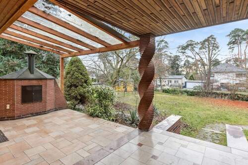 Gartenansicht vom Eingangsbereich - 