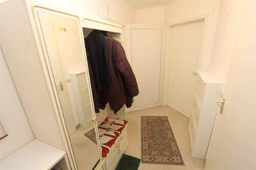 Flur - 2 Zimmer Etagenwohnung in Markkleeberg