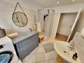 Wohnung DG: Duschbad/WC - 