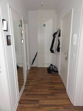 Wohnung 1. OG: Flur - 