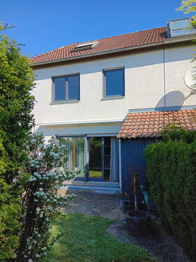 Bild 1 - Familienfreundliches Reihenhaus mit Garten und Garage