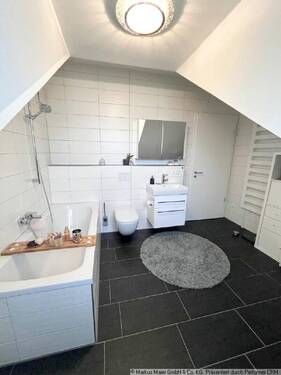 Bad - 3 Zimmer Etagenwohnung in Isen