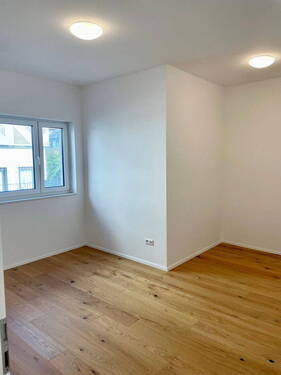 EG Zimmer 1 - 4 Zimmer Etagenwohnung in Asperg