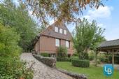 Einfamilienhaus mit Einliegerwohnung im Souterrain - Glückwunsch, Herr Architekt! Großzügiges Einfamilienhaus mit Einliegerwohnung für Liebhaber