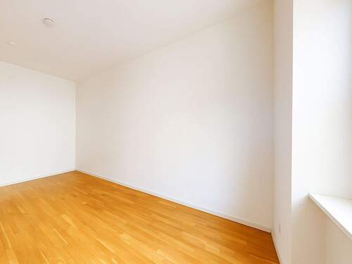 Titelbild - Modern saniert, klassisch geschnitten: 4-Zimmer-Wohnung mit Parkett