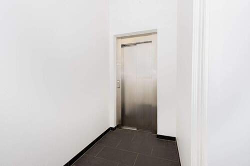 Fahrstuhl - 