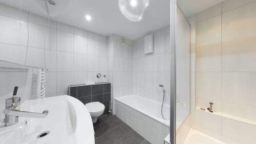 1. Obergeschoss Badezimmer - 