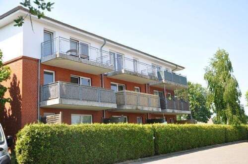 Außenfassade - Moderne 2-Raum-Wohnung (WE 05) mit EBK und Terrasse im Grünen