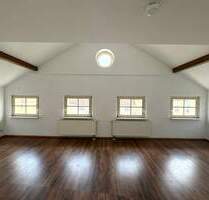 Traumhafte 3-Raum-Dachgeschosswohnung in ruhiger Bestlage - eine ganze Etage für Sie allein! - Gera Innenstadt