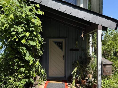 Hauseingang - 6 Zimmer Einfamilienhaus in Monzelfeld