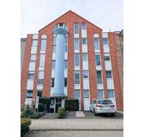 Top-Wohnung mit Aufzug, Klima, Balkon, Dachterrasse und Pkw-Stellplatz in Grevenbroich