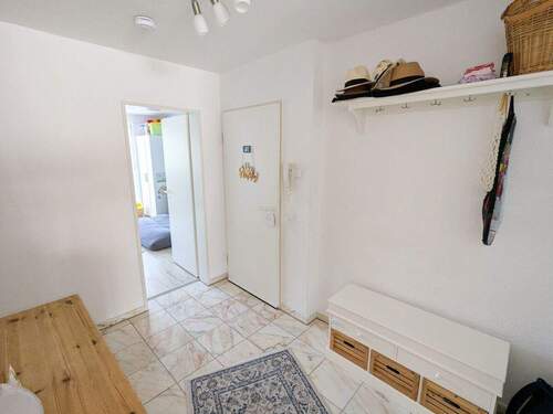 Eingangsbereich / Diele - 4 Zimmer Etagenwohnung zum Kaufen in Grevenbroich