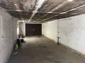 große Garage innen - 