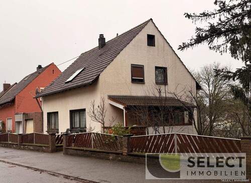 Ansicht seitlich - 5 Zimmer Mehrfamilienhaus, Wohnhaus zum Kaufen in Neunkirchen