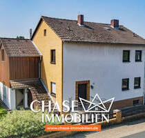 Sanierungsbedürftiges Zweifamilienhaus in bester Lage Hagenburgs mit Garage und Garten - Erbbau!