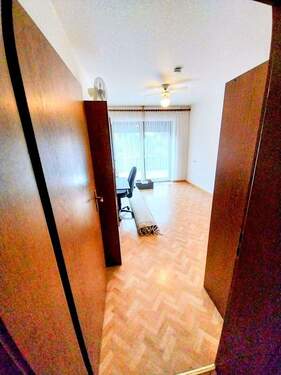 Schlafzimmer 1/3 EG - 