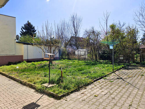 Hof / Garten - 6 Zimmer Mehrfamilienhaus, Wohnhaus in Staßfurt