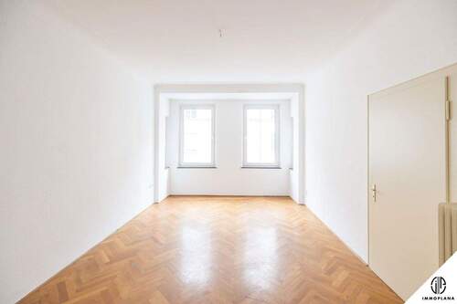 Bild 1 - * Provisionsfrei! 2 Zimmer, top saniert, Balkon & Altbaucharme im Szeneviertel Gostenhof! *