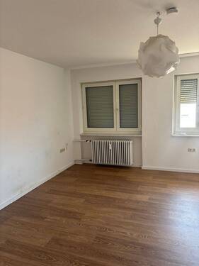 Wohnzimmer - 3 Zimmer Etagenwohnung in Nürnberg