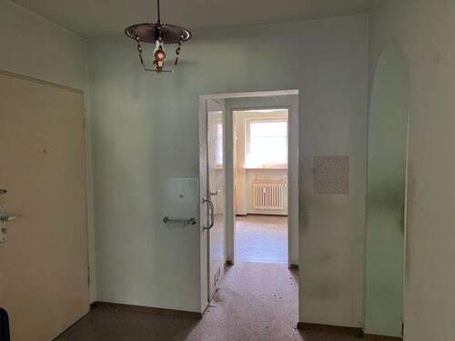 Flur
- Etagenwohnung mit 90,00 m² in Nürnberg zum Kaufen