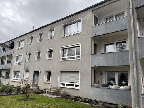 Ansicht - Provisionsfrei für Erwerber * Leerstehende Eigentumswohnung mit Balkon bzw. Loggia in Mönchengladbach-Wickrath