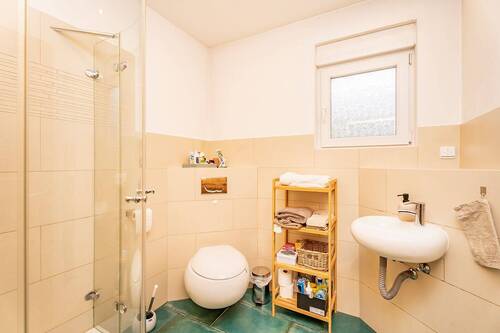 2. Bad und Gäste-WC - 