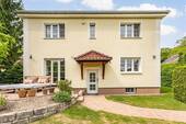 Außenansicht - Einfamilienhaus mit 8 Zimmern, Kamin & Sauna - Nahe Mexikoplatz