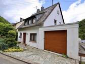 Außenansicht - Ihr neues Zuhause mit Potenzial - freistehendes Einfamilienhaus in ruhiger Lage von Zell an der Mosel