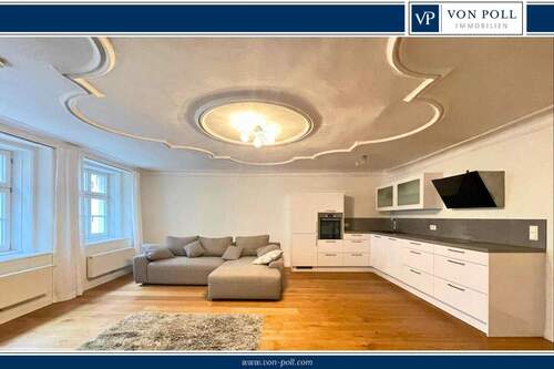 Titel - Wohnen mit Stil: Helle, großzügige Altbauwohnung im Herzen der Altstadt