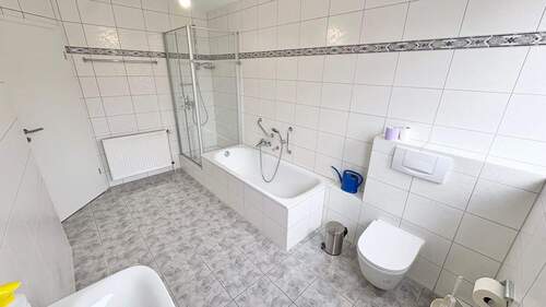 Badezimmer Ansicht 2 - 