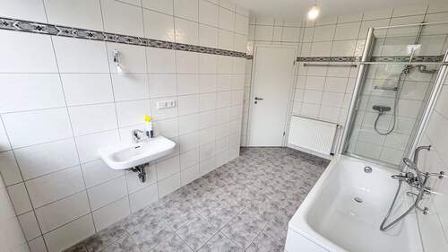 Badezimmer Ansicht 3 - 