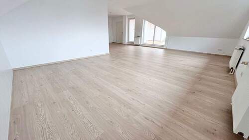 Wohnzimmer Ansicht 1 - 3 Zimmer Etagenwohnung zur Miete in Frankfurt am Main