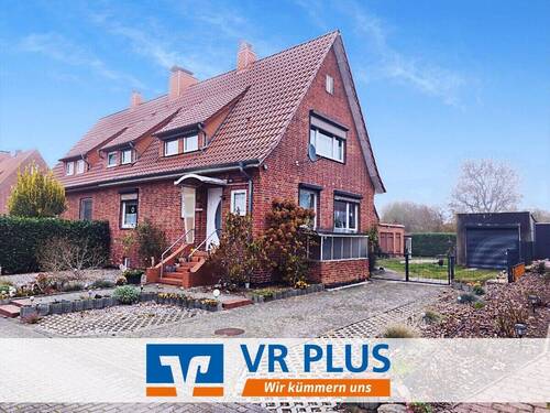 Bild 1 - Modernisierte Doppelhaushälfte mit Garage und Nebengebäude