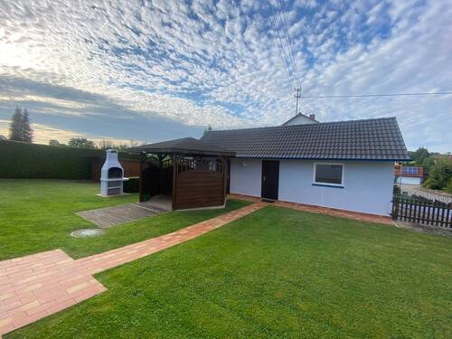 Garage, Pavillon, Grillstelle - 