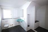 Bad mit Dusche - 