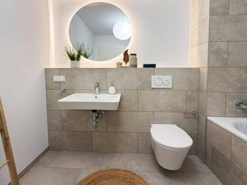 Musterwohnung_Badezimmer - 