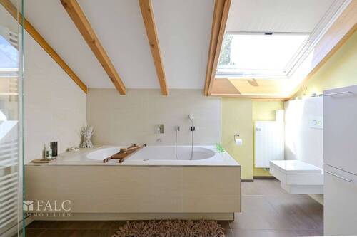 DG Badezimmer Wanne WC - 
