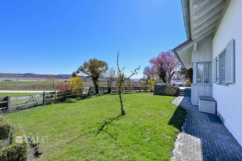 Garten Blick SüdOst mit Terrasse - 