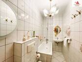 Bad mit Badewanne - 