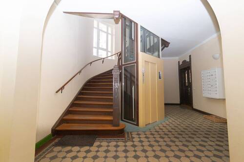 Treppenhaus - Mehrfamilienhaus, Wohnhaus mit 1.852,70 m² in Leipzig zum Kaufen