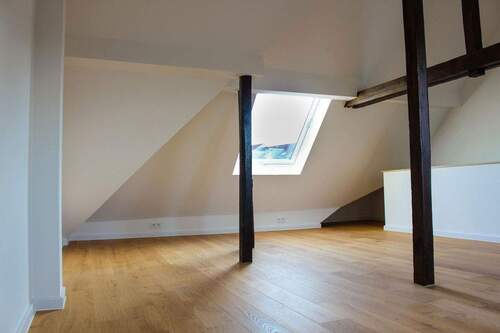 Dachgeschoss: Büro - 4 Zimmer Reihenmittelhaus zum Kaufen in Essen