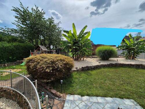 Garten im Frühjahr - 6 Zimmer Einfamilienhaus in Hirschhorn