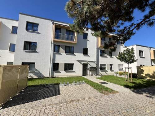 gepflegte Wohnanlage - 3 Zimmer Etagenwohnung zum Kaufen in Roth