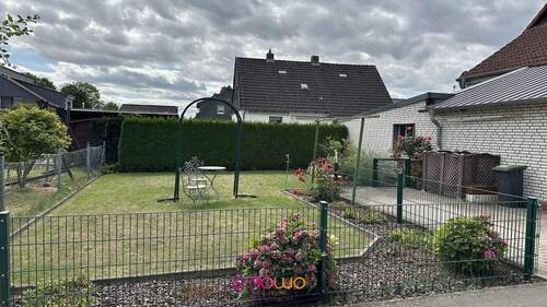 Gepflegtes Gartengrundstück - 