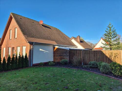 Ansicht m. Sichtschutzzaun - 