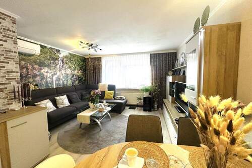 Wohnbereich - 4 Zimmer Mehrfamilienhaus, Wohnhaus zum Kaufen in Lübeck