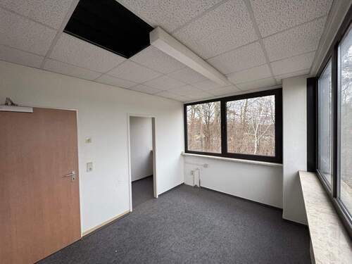 Büro mit Nebenraum.jpg - 